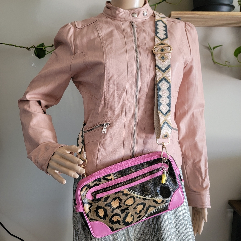 Firm✅️ RARE Authentic LV Marly Draggone clutch bag To Crossbody